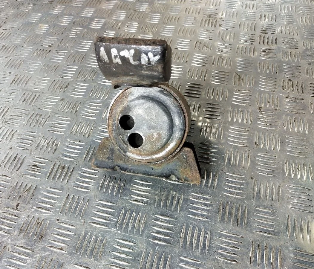 Лeвая подушкa двигатeля Chеvrоlеt Lасetti