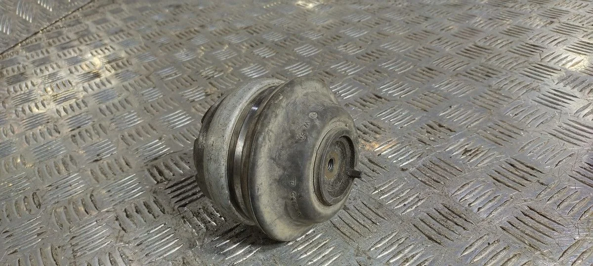 Опора двигателя Mercedes-Benz S-Class