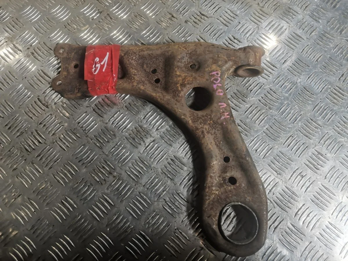 Передний левый рычаг Volkswagen Polo V