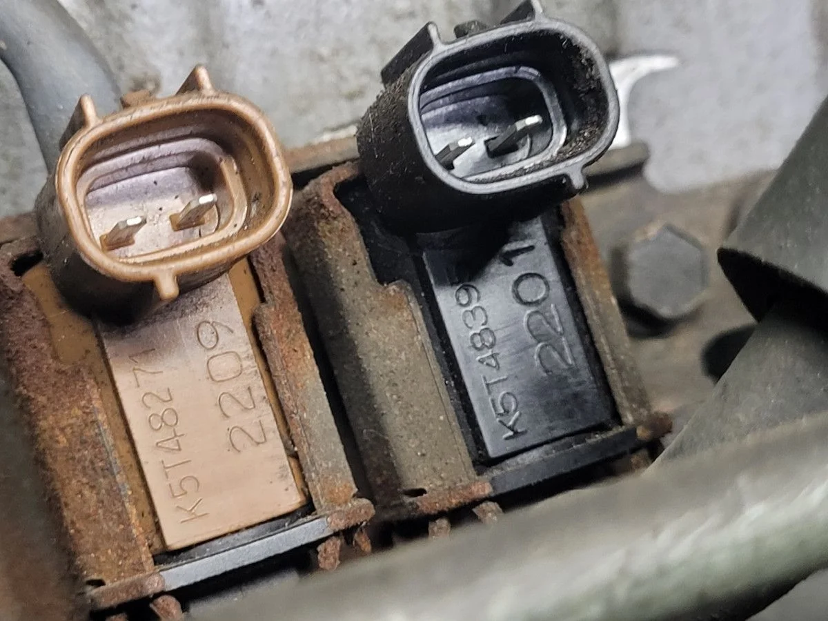 Клапан вакуумный на Mitsubishi Carisma 4G92