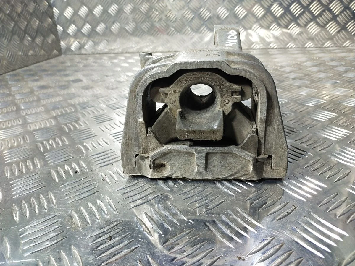 Подушка крепления двигателя пр. Volkswagen Tiguan