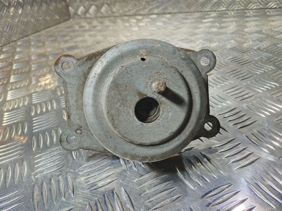 Опора двигателя левая Opel Astra H