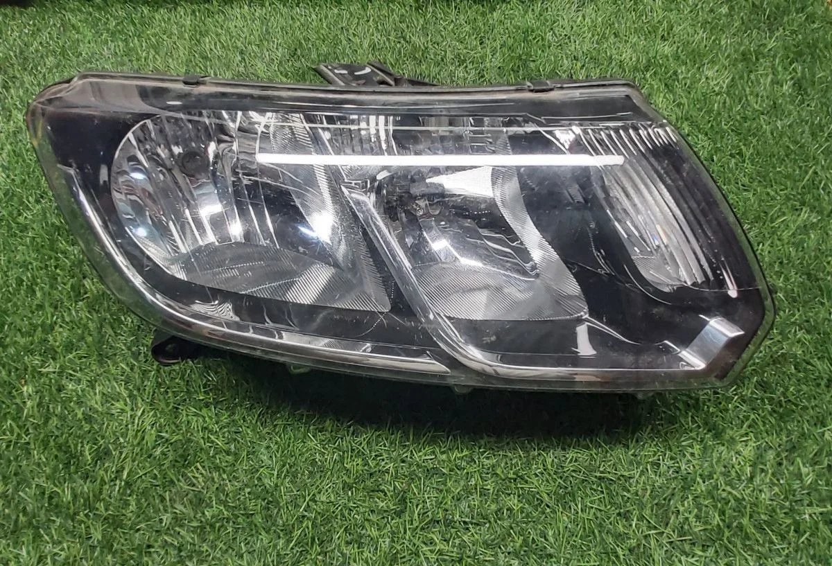 Фара галоген правая 260105559R Renault