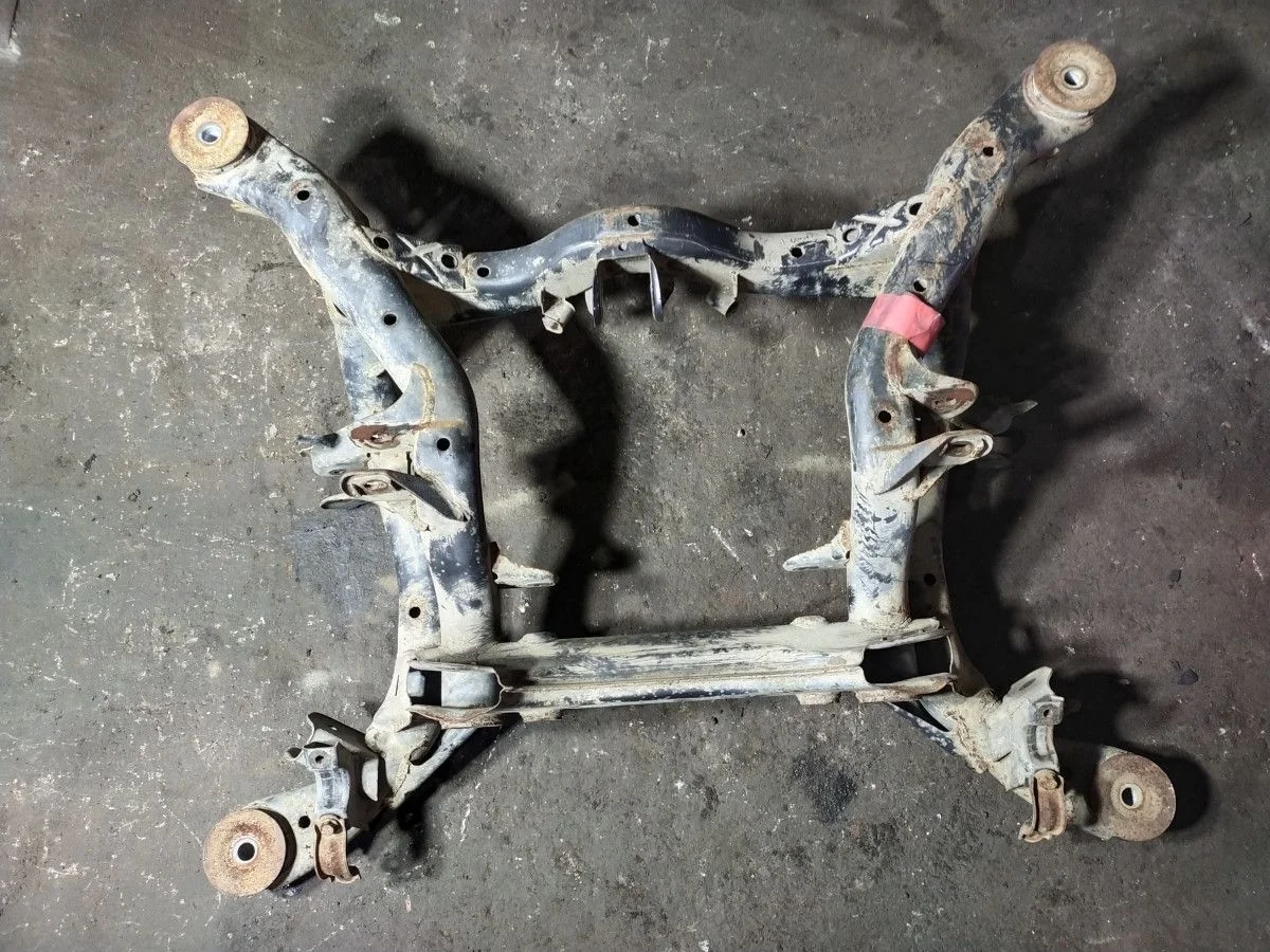 Подрамник Volkswagen Touareg (GP) I