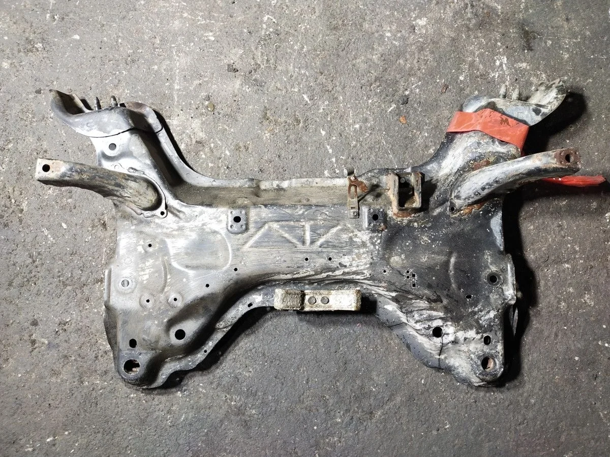 Подрамник Citroen Berlingo