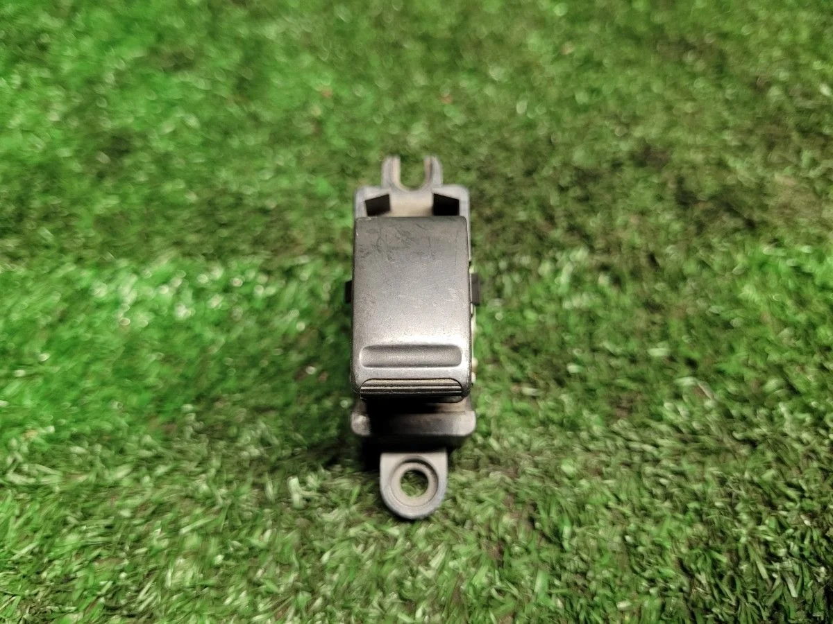 Кнопка стеклоподъёмника Nissan Almera N16