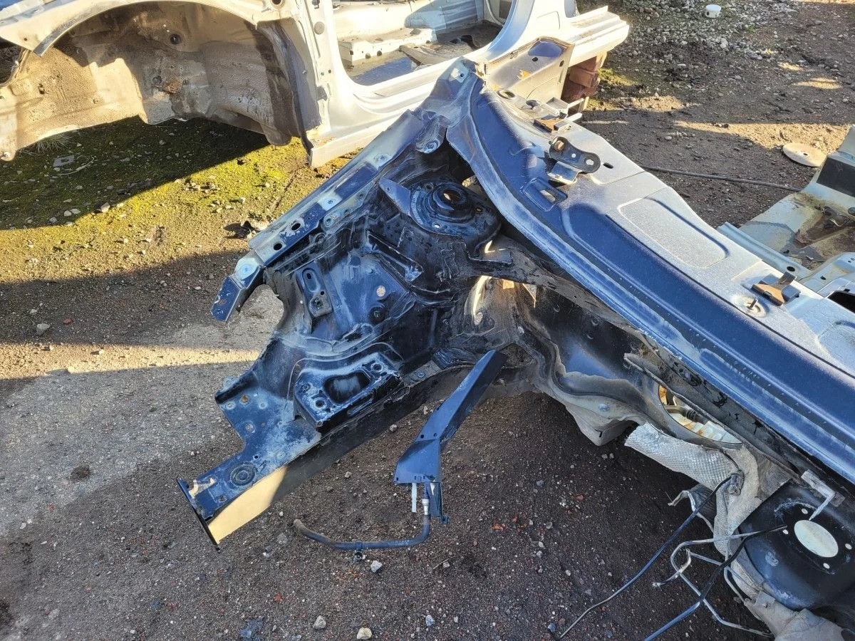 Лонжерон правый на VW Golf 5 2008 1.6
