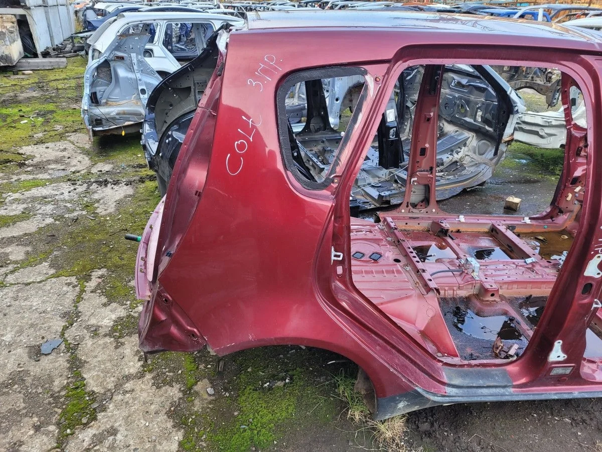 Крыло заднее правое на Mitsubishi Colt 2006 1.3