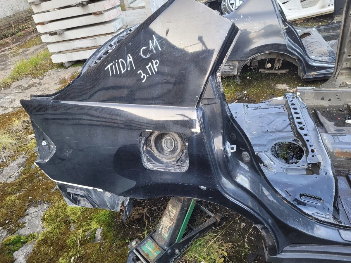 Крыло заднее правое на Nissan Tiida C11 2007 1.6