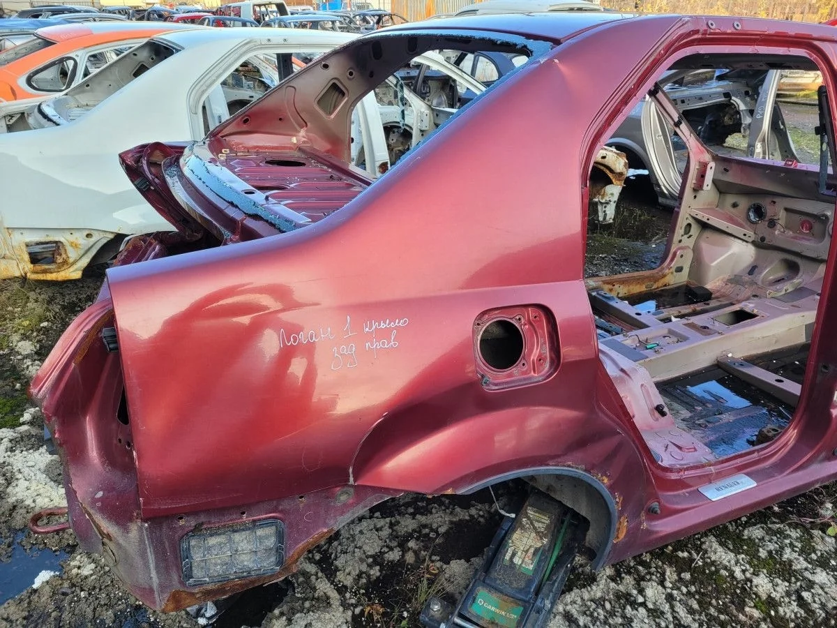 Крыло заднее правое на Renault Logan 1 2012 1.6
