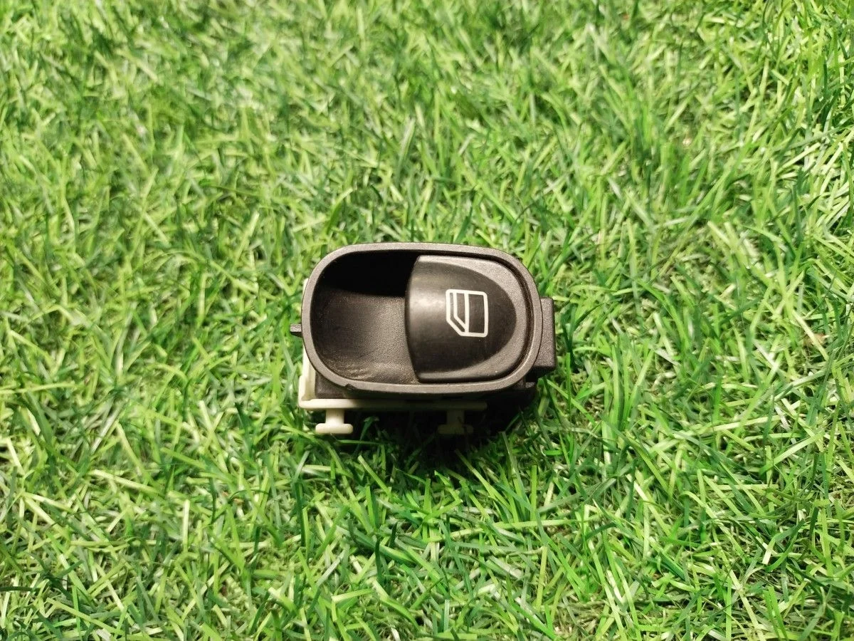 Кнопка стеклоподъемника Mercedes-Benz W203