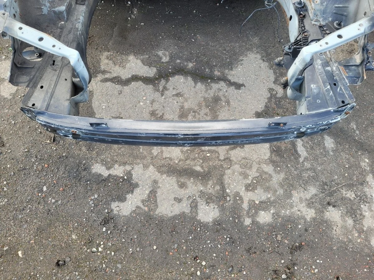 Рамка радиатора перед Volvo S60 2003 2.5
