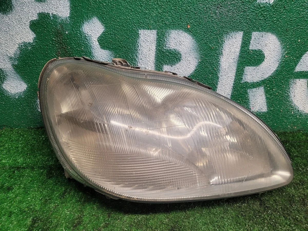 Фара правая на Mercedes W220