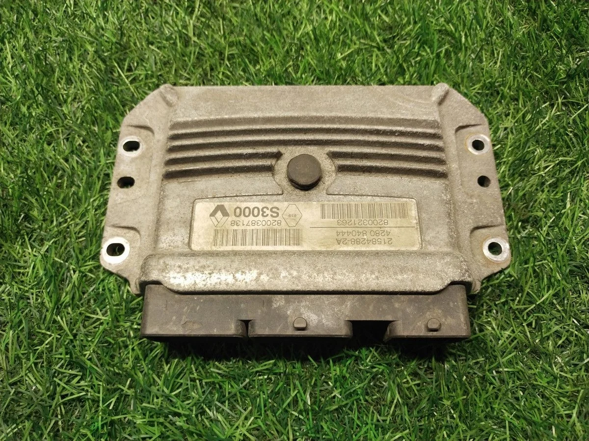 Блок управления двигателем Renault Scenic II