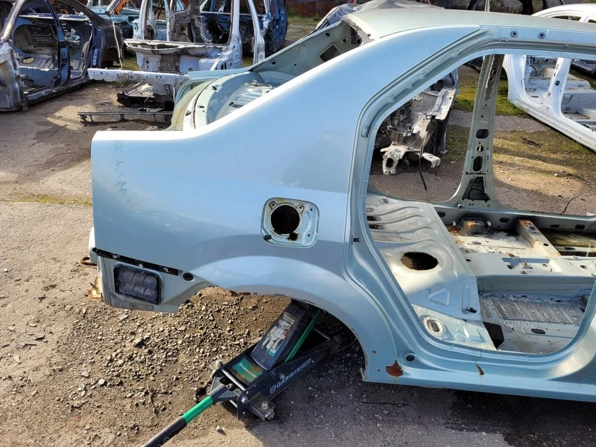 Крыло заднее правое на Renault Logan 1