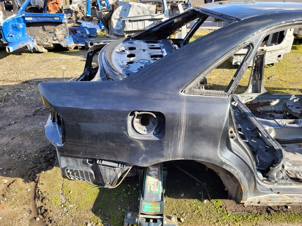 Крыло заднее правое на Audi A4 B5 1998