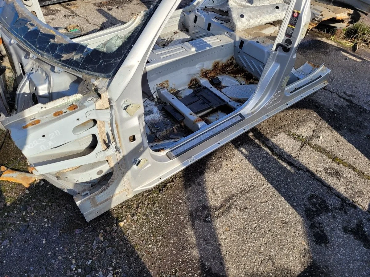 Порог правый на Mercedes E200 W211