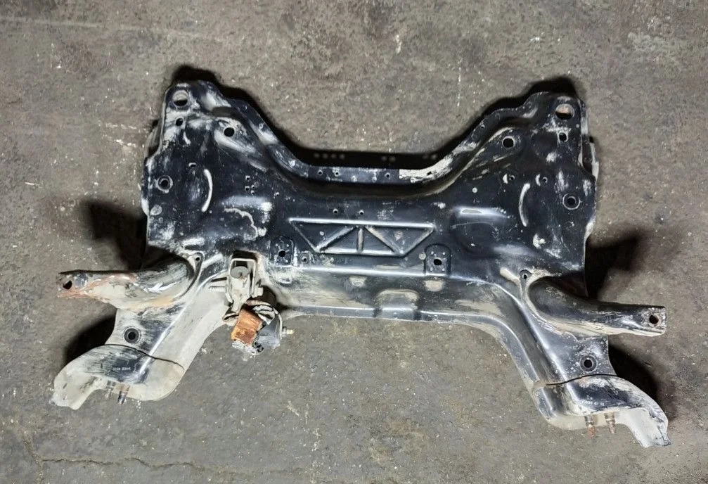 Подрамник Peugeot 308