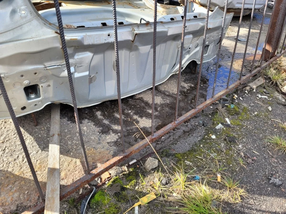 Панель кузова задняя на Avensis 2
