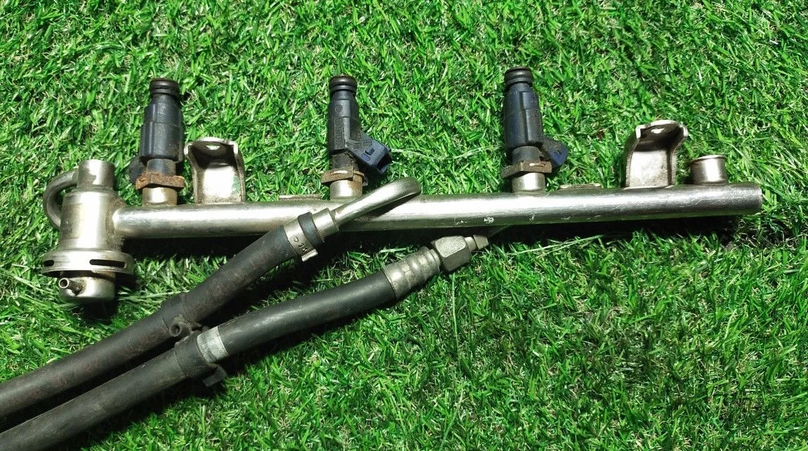 Топливная рейка Volkswagen Passat (B5)