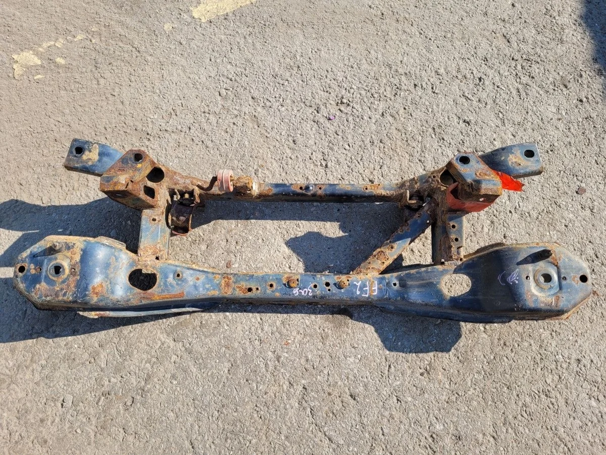 Подрамник задний на Ford Focus 2