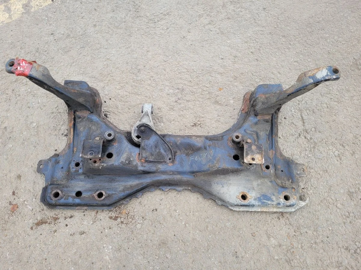 Подрамник передний на Ford Focus 1