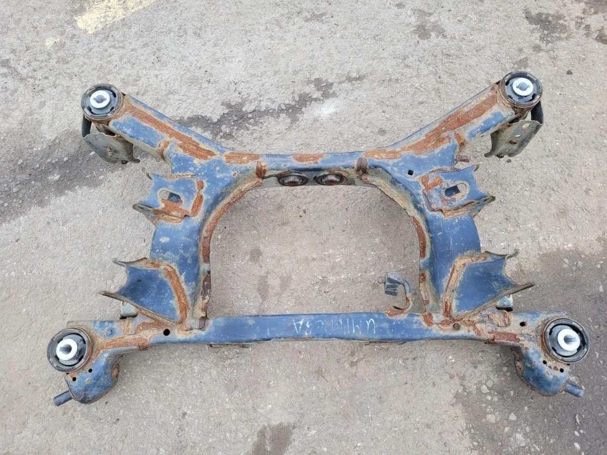 Подрамник задний на Subaru Impreza 3