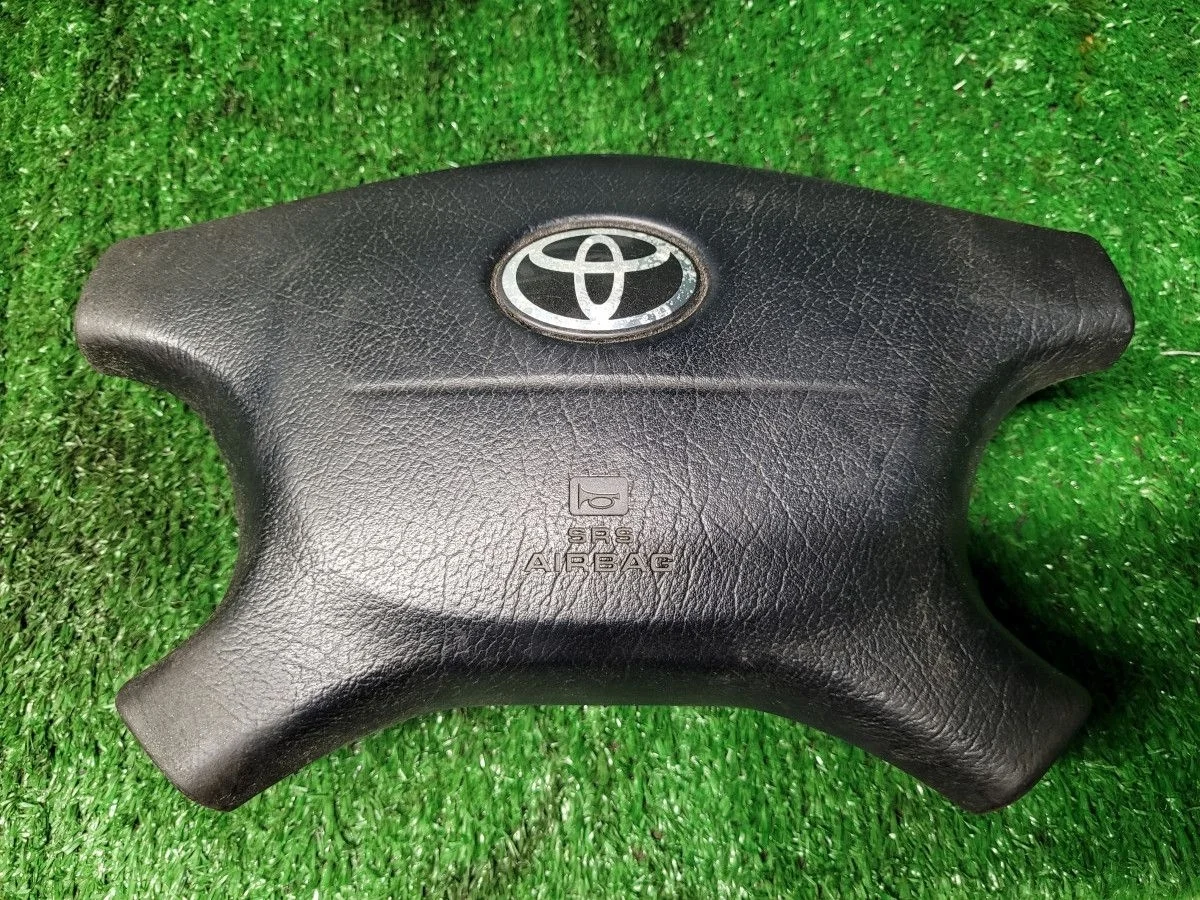 Подушка безопасности в рулевое колесо на Avensis 1