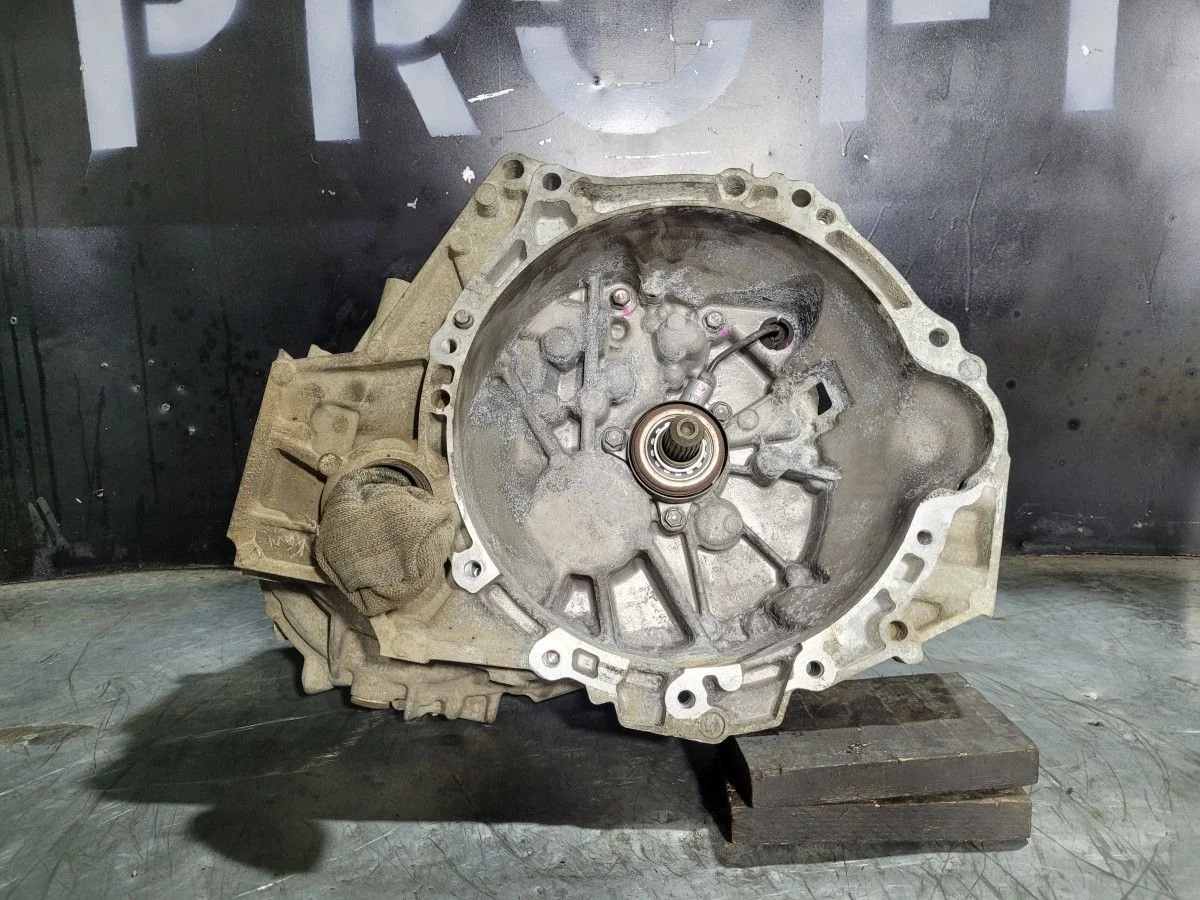 МКПП на Toyota Corolla E180 1ZR