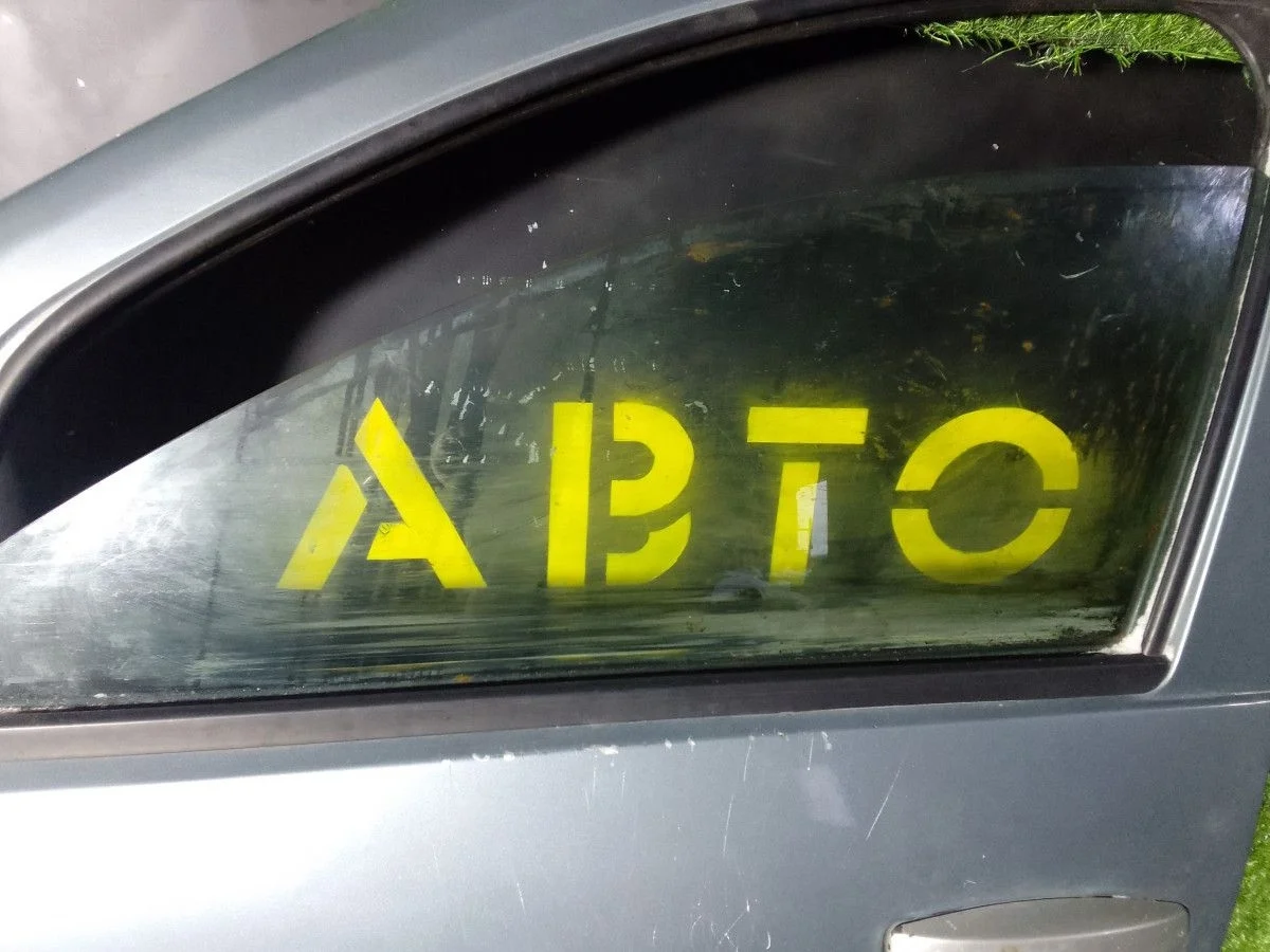 Стекло двери передней левой Renault Sandero