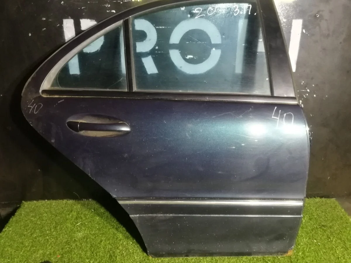 Дверь задняя правая Mercedes-Benz C-class W203