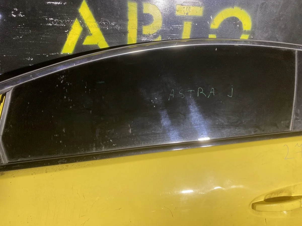 Стекло двери передней левой Opel Astra J