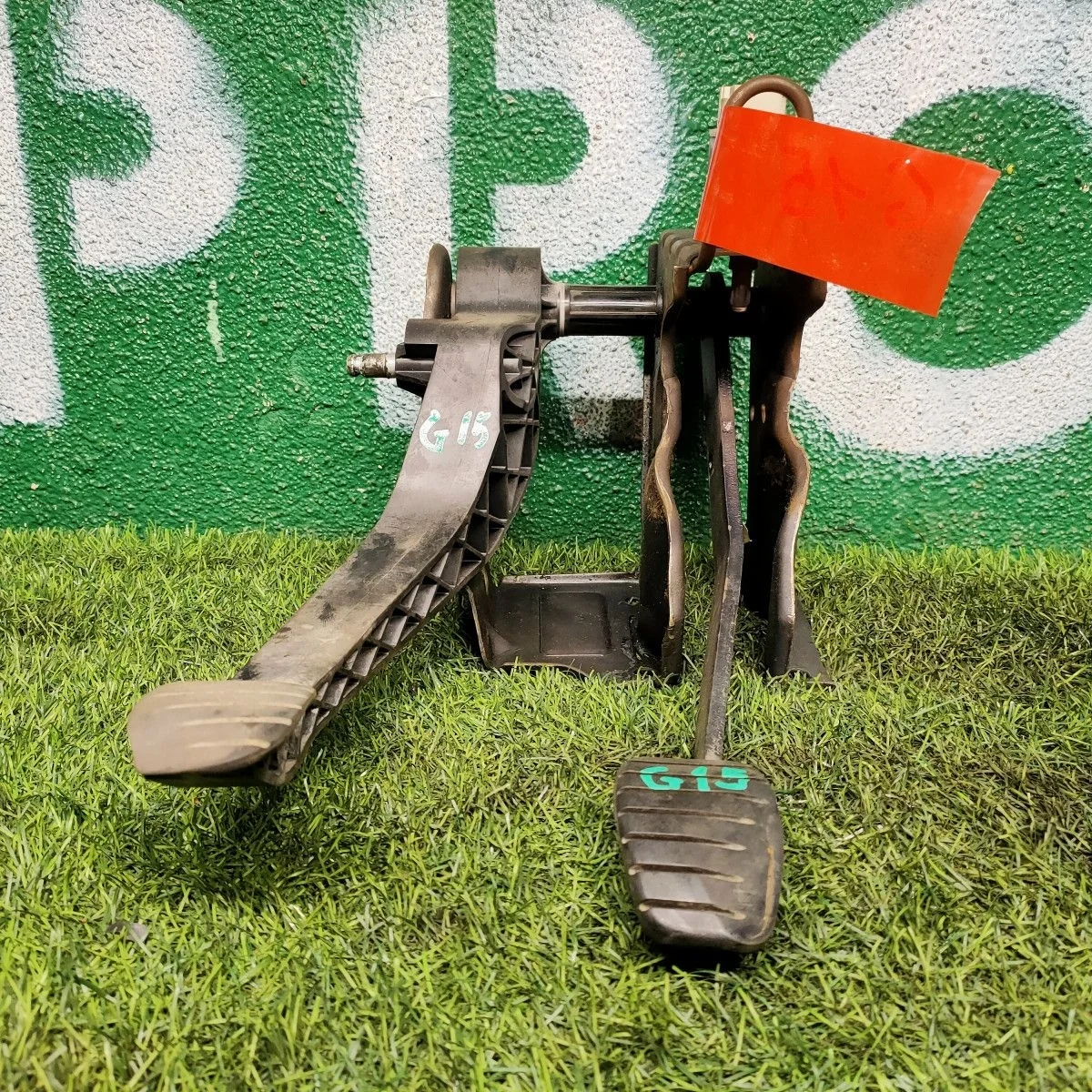 Педальный узел на Nissan Almera G15