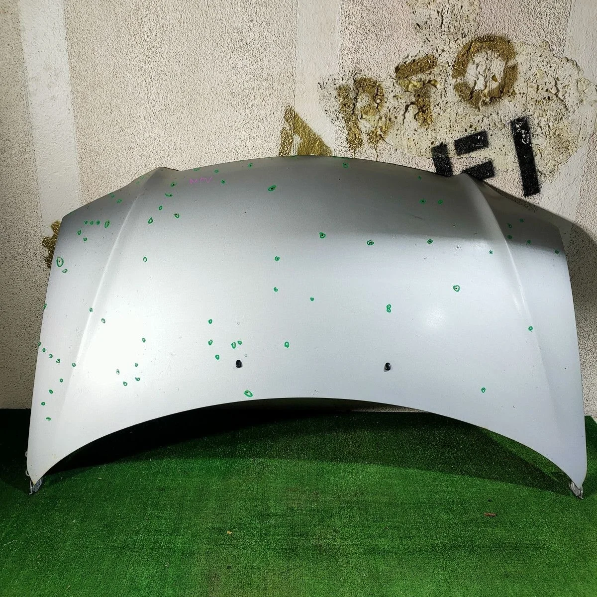 Капот для Mazda MPV2