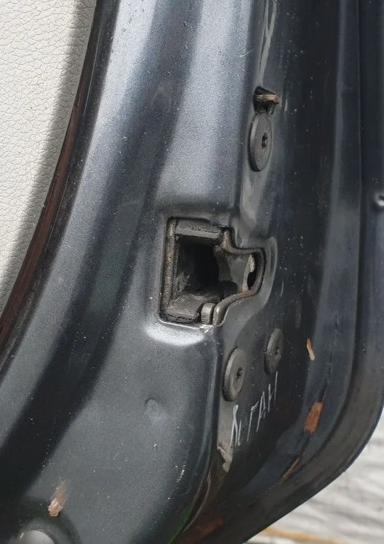 Замок двери задней правой Renault Logan