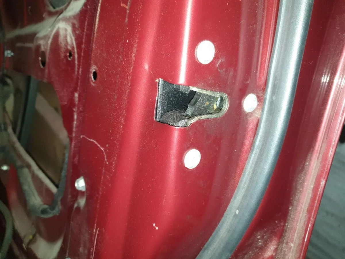 Замок двери передней правой Chevrolet Captiva