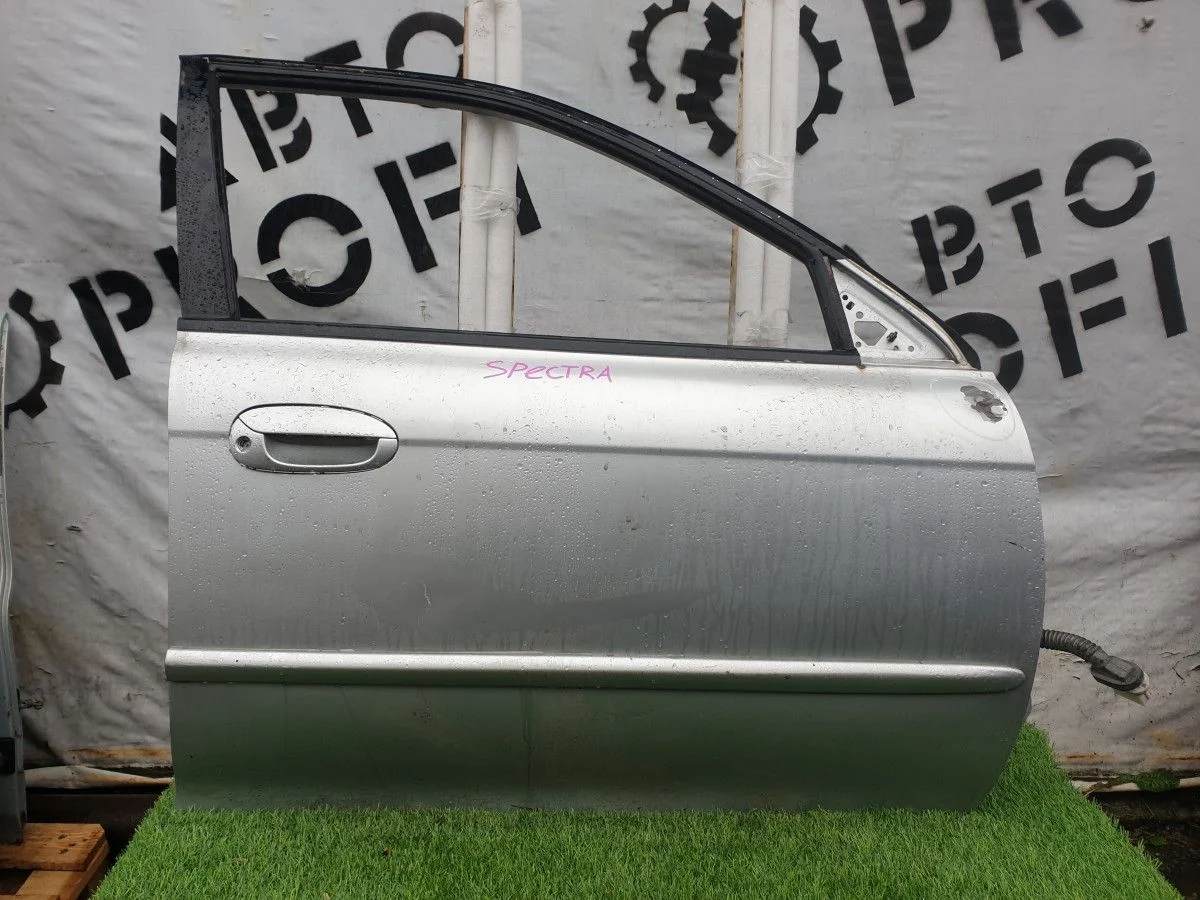 Дверь передняя правая Kia Spectra
