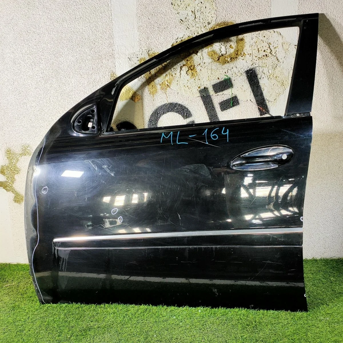 Дверь передняя левая для Mercedes M-Class (W164) 2