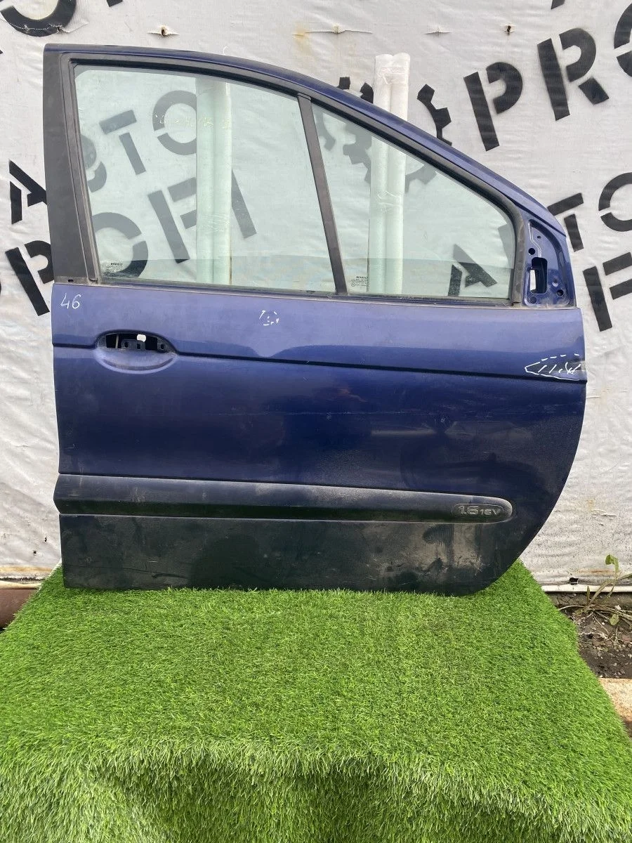 Дверь передняя правая Renault Scenic