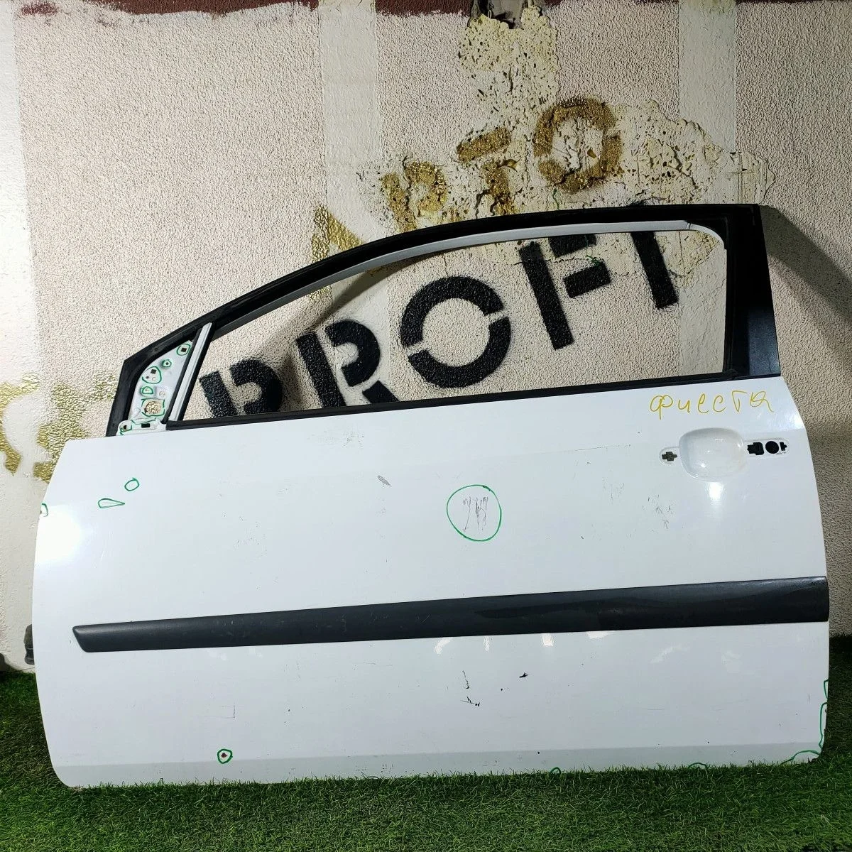 Дверь передняя левая для Ford Fiesta (Mk VI) VI