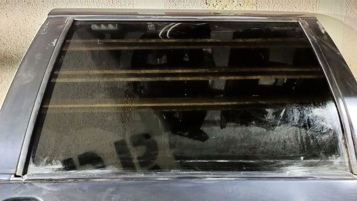 Стекло двери задней левой  Mazda MPV (LW) II