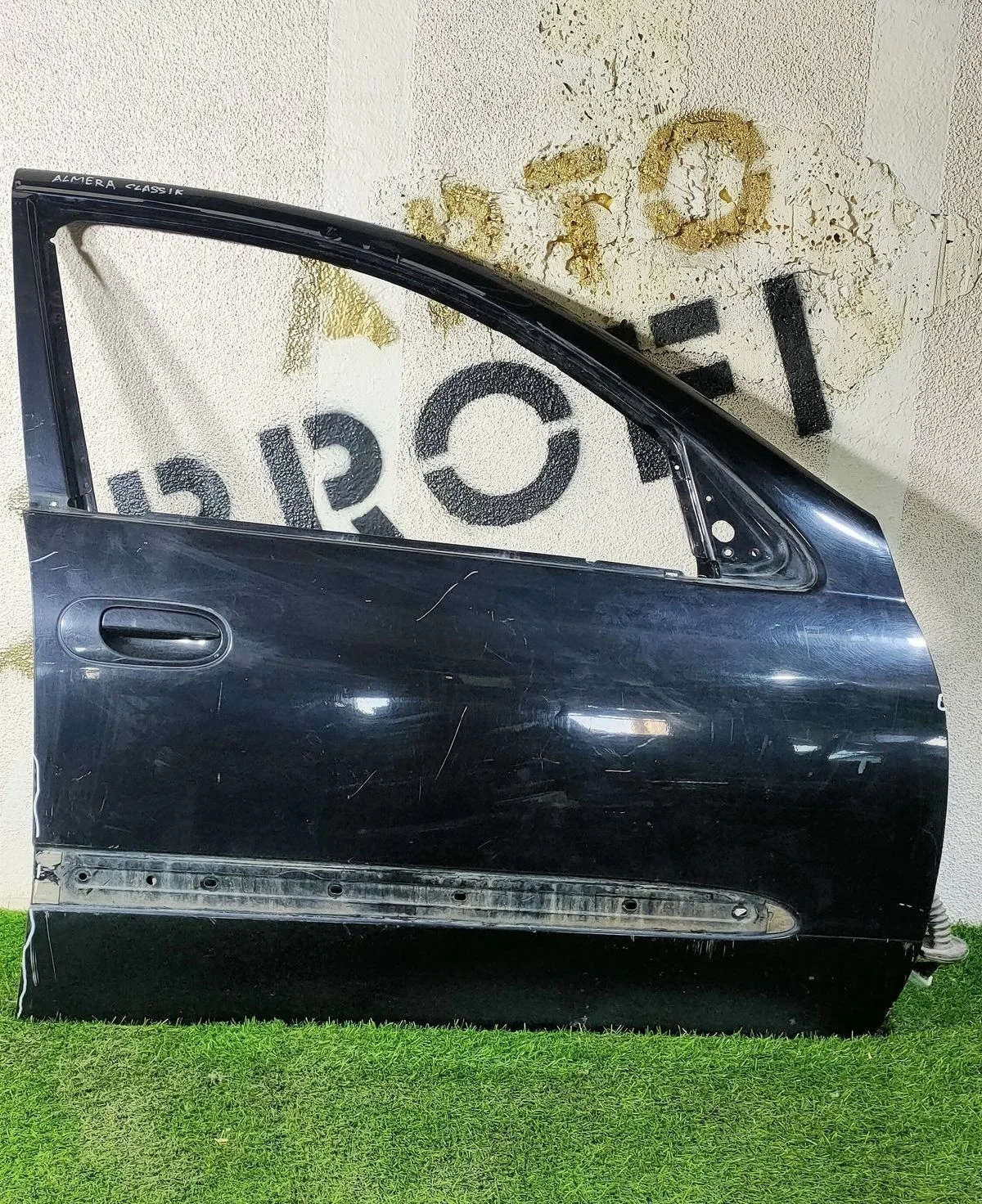 Дверь передняя правая для Nissan Almera Classic I