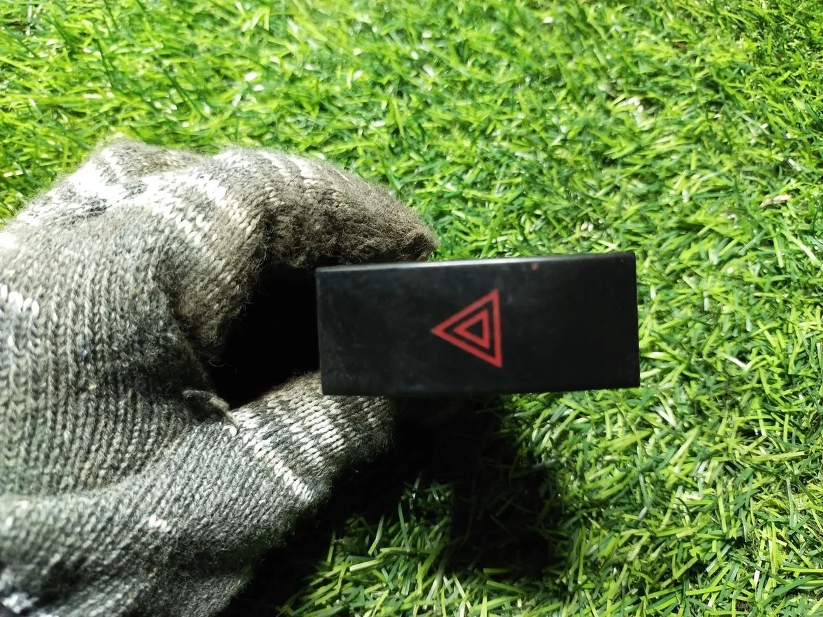 Кнопка аварийной сигнализации Chevrolet Lacetti I (2004—2013)