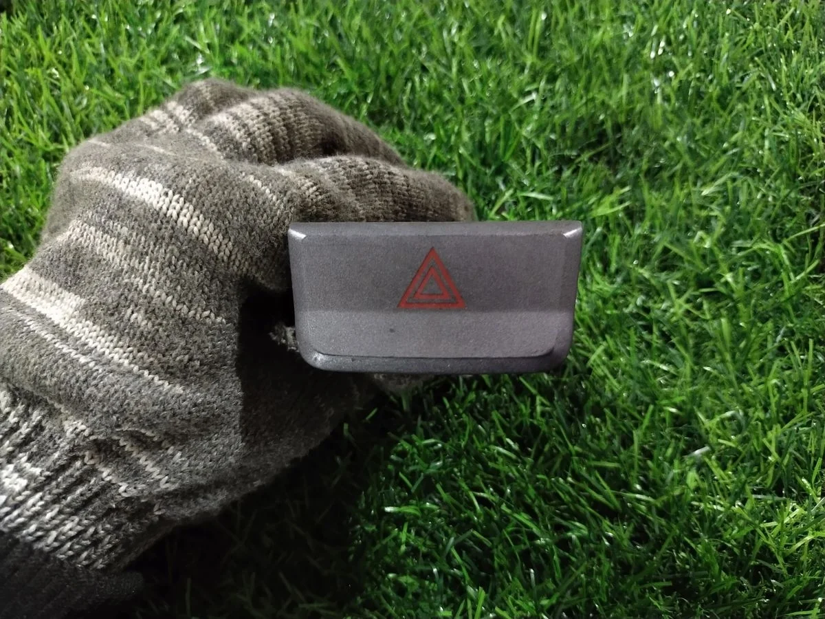 Кнопка аварийной сигнализации Hyundai Elantra IV (2006—2011)