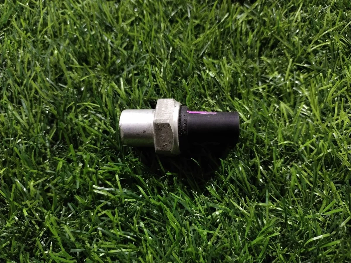 Датчик кондиционера Volkswagen Jetta V