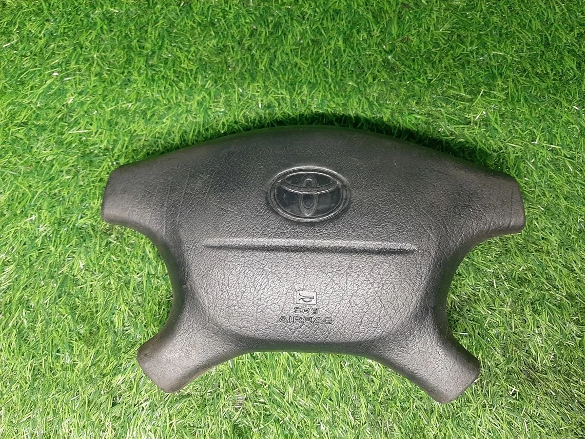 В наличии:Подушка безопасности Toyota Avensis 1
