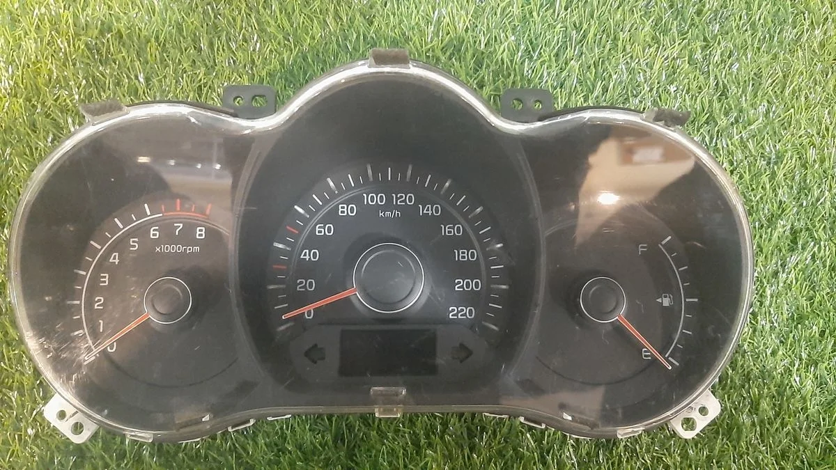 В наличии панель приборов Kia Rio 3 AT
