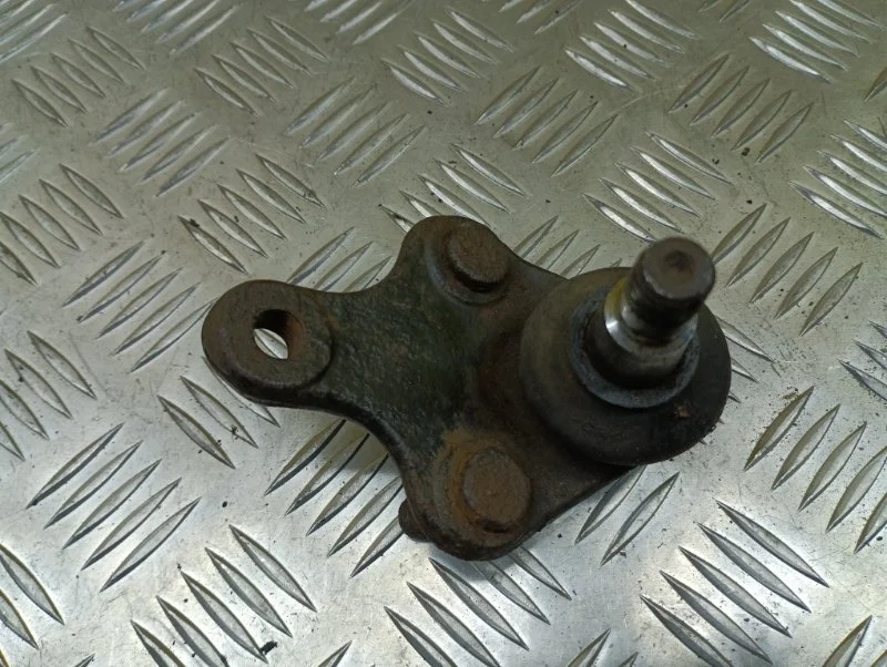 Шаровая опора Toyota Rav 4 (Xa30) (2005-2014) 2006 4333049095 2.0 I 1AZFE