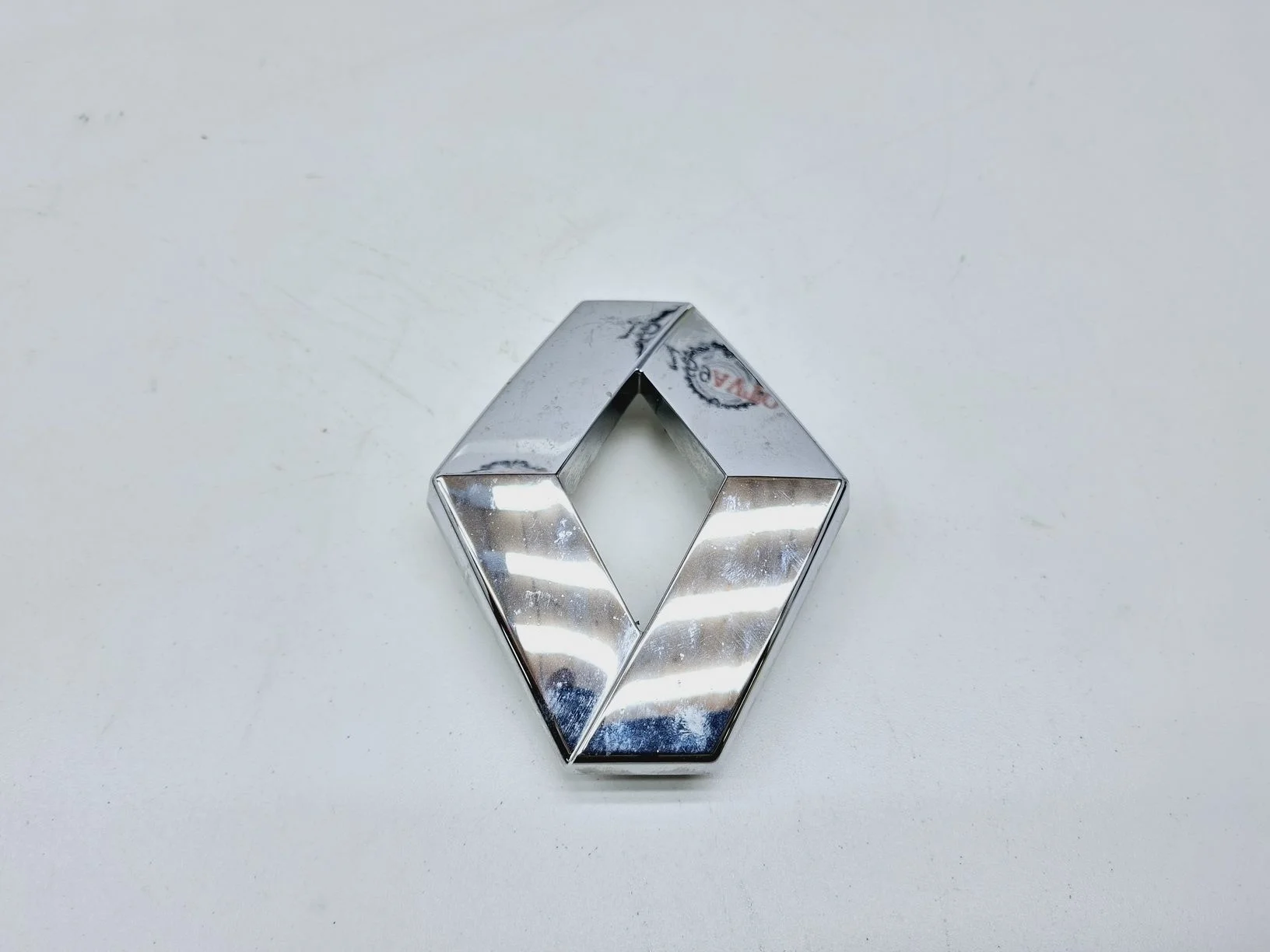 Эмблема Renault Sandero I 2009-2014