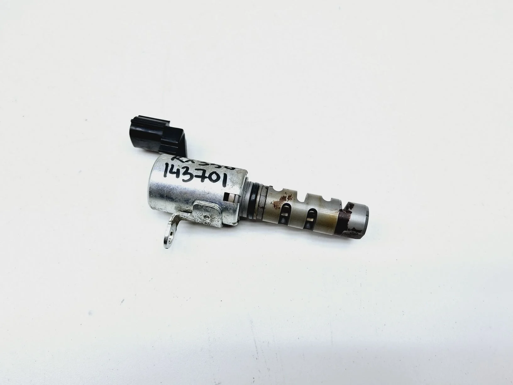 Клапан электромагн. изменения фаз ГРМ Lexus RX 300/330/350/400h (XU30) 2003-2008